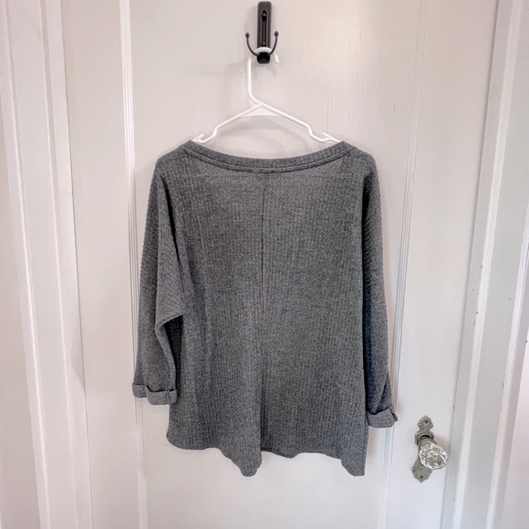 Grey waffle knit 3/4 sleeve sweater - Picture 3 of 3